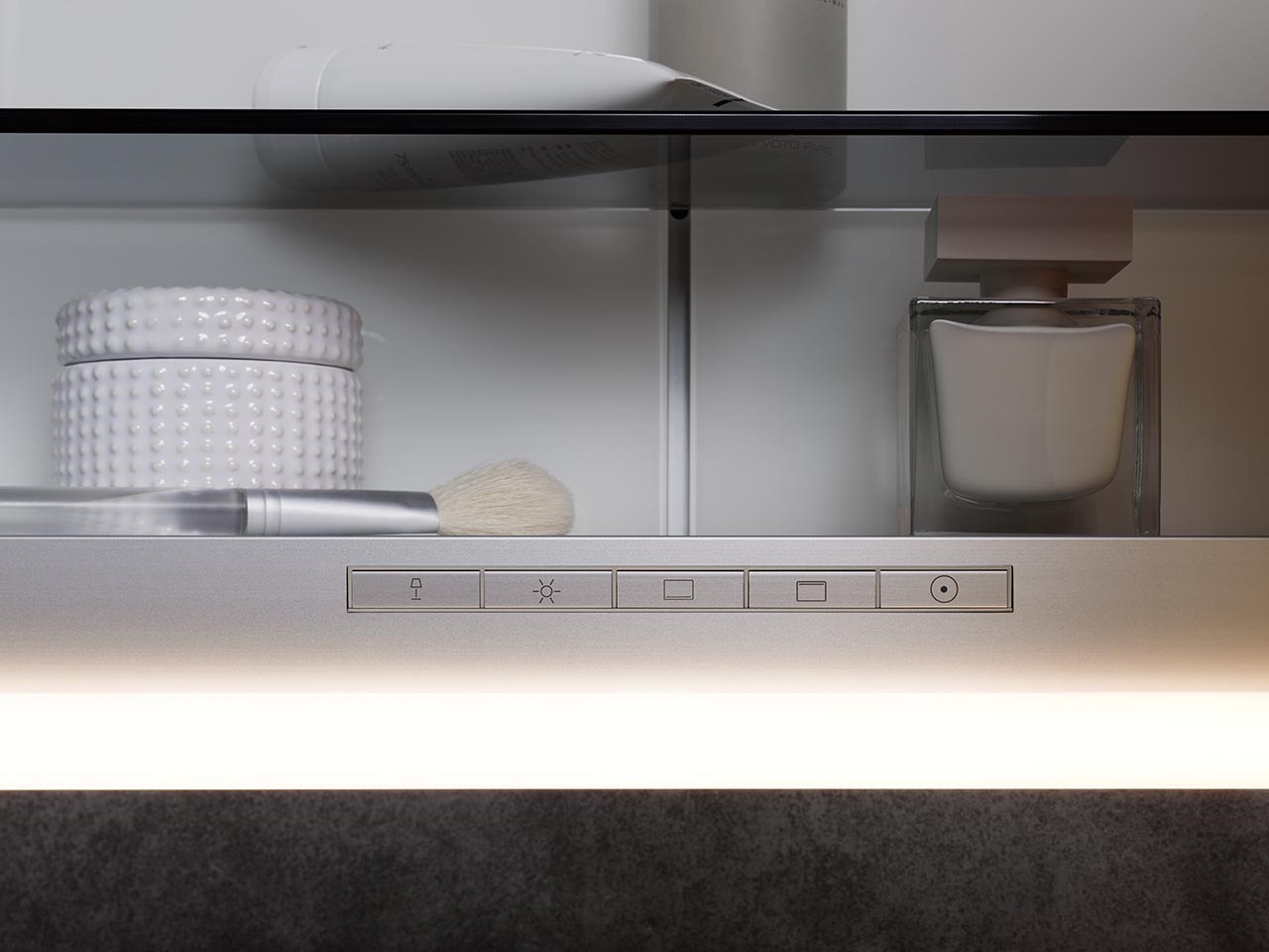 Bedienfeld zur Beleuchtung im Royal Modular 2.0 Spiegelschrank