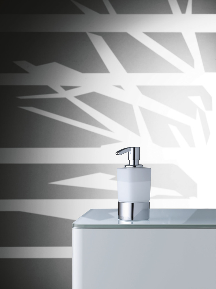 DISTRIBUTEUR DE SAVON LIQUIDE 