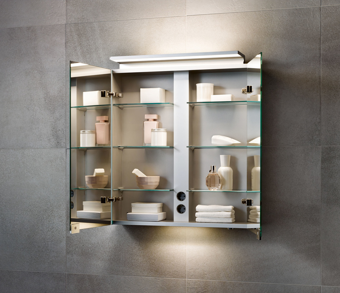 ROYAL L1 mirror cabinet from inside