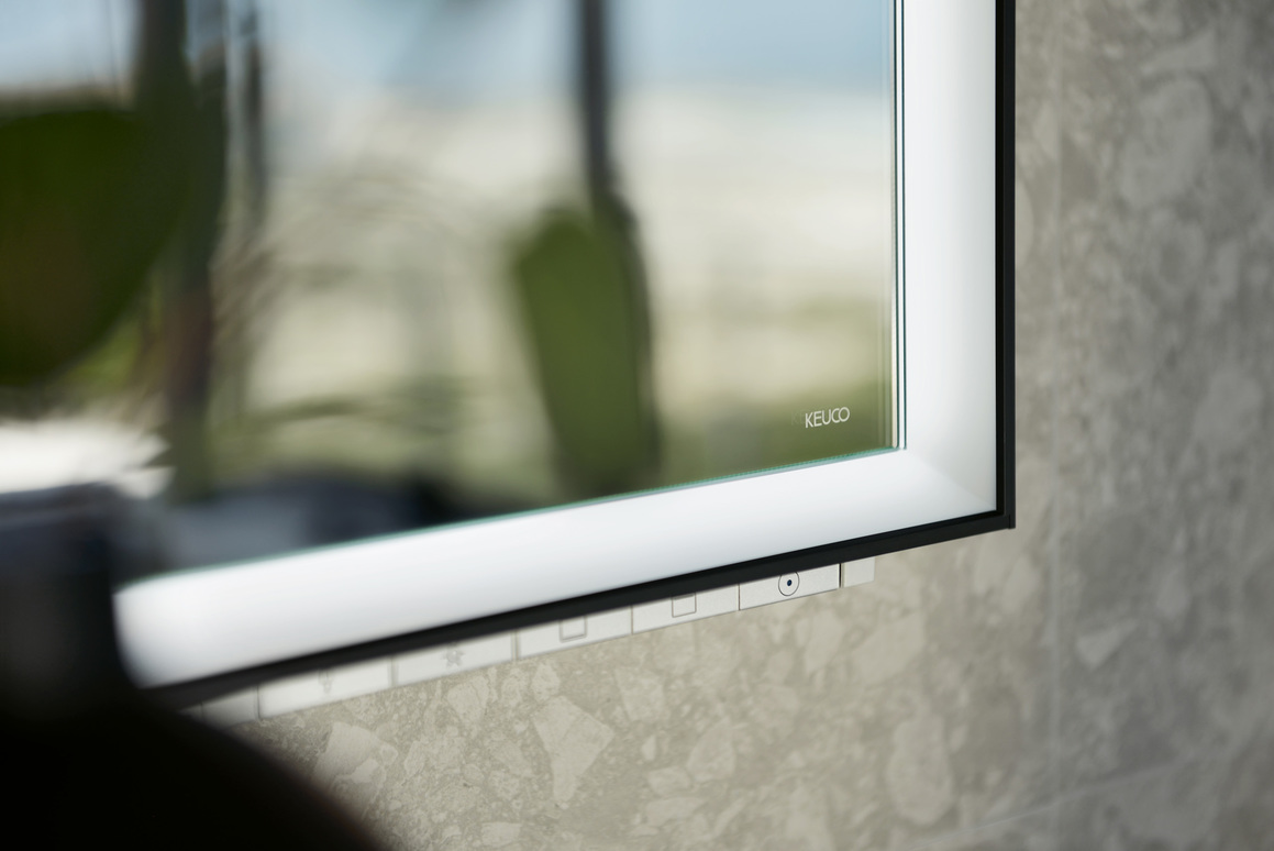 KEUCO Lightmirror Full provider for premium bathroom furnishings